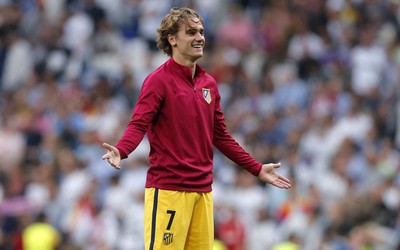 百博体育动态-C罗远射被扑后补射破门