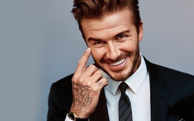 百博体育热评-乌兹别克斯坦队前锋荣膺亚洲足球先生